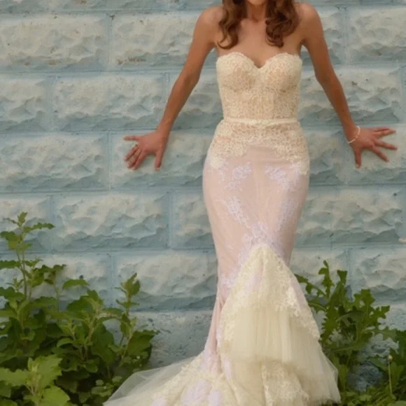 Inbald Dror VIP Wedding Gown - Picture 3 of 10